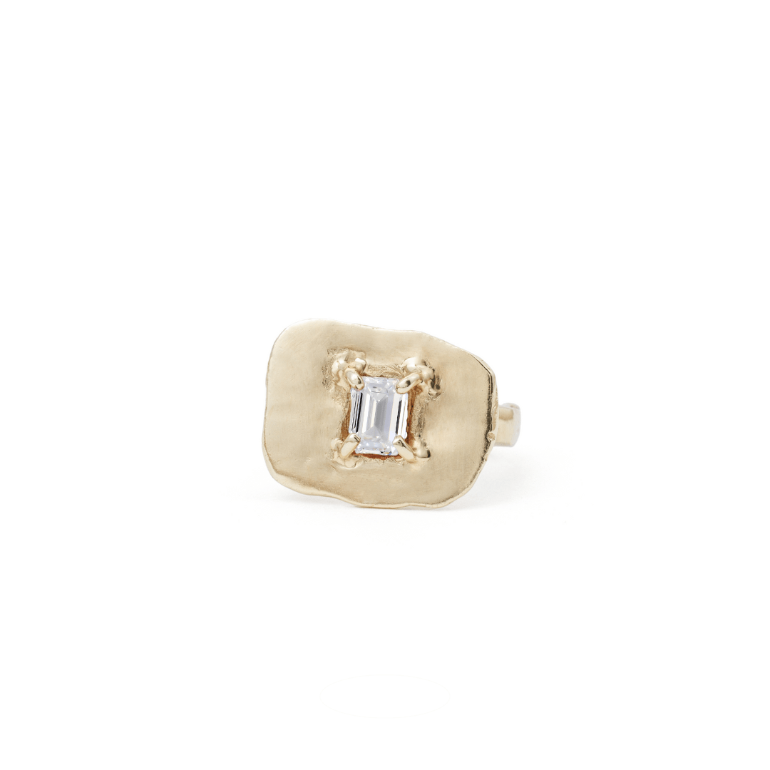 Olivia Ring With Emerald Cut Diamond