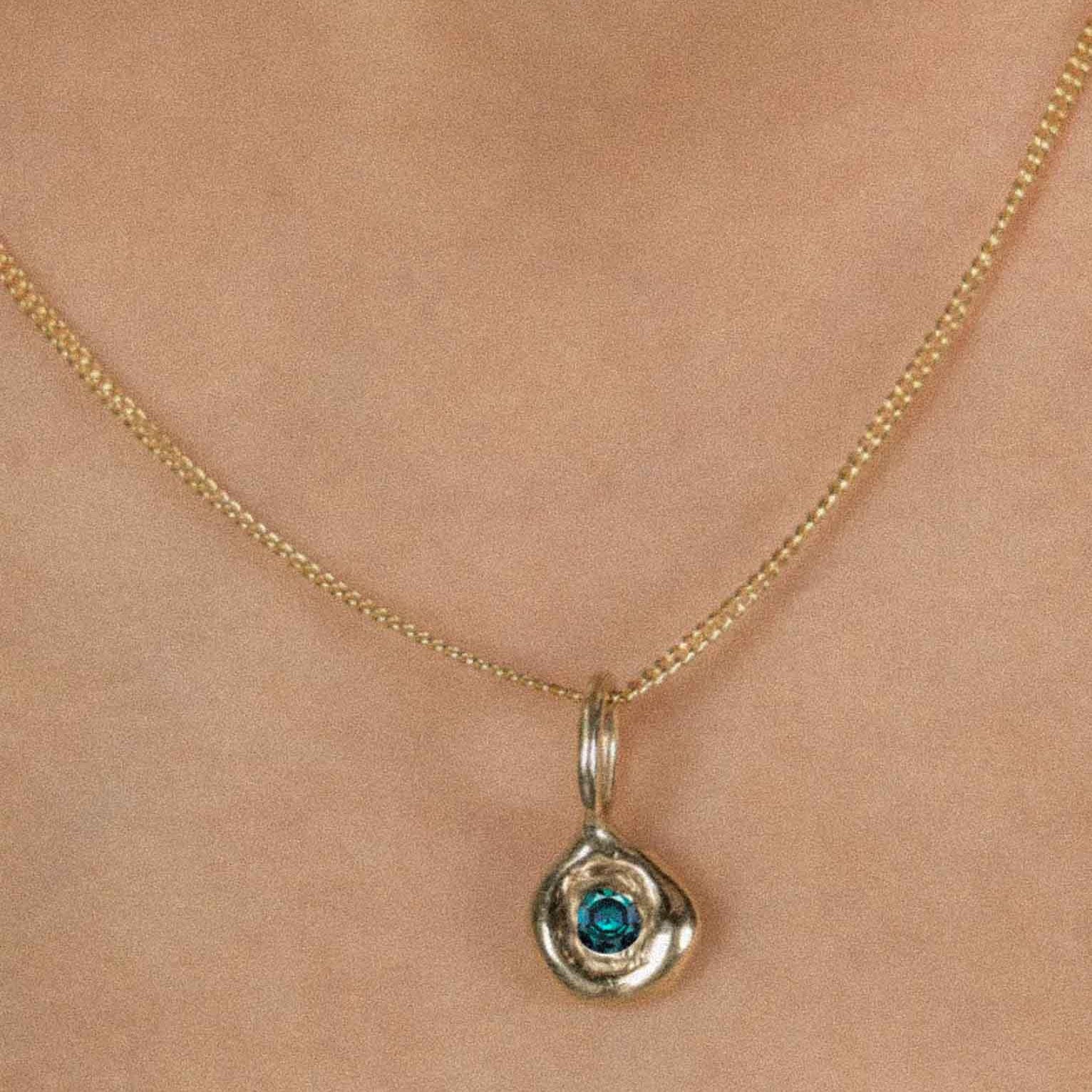 MARCH'S BIRTHSTONE: Aquamarine