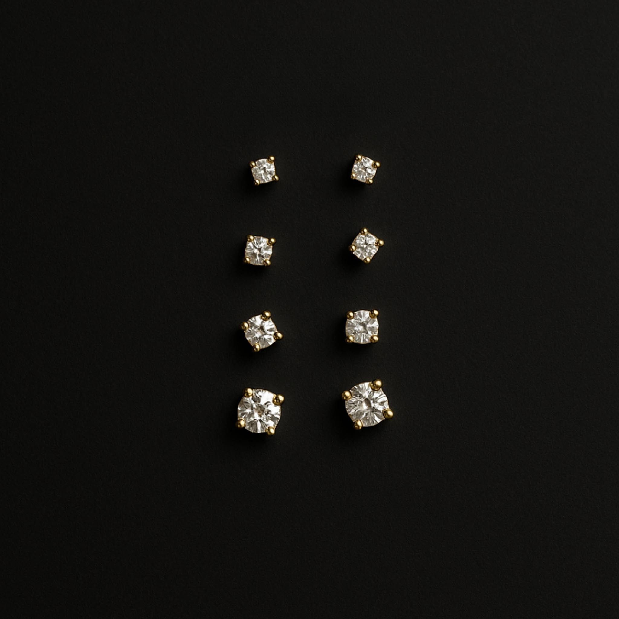EFStudios Round Diamond Stud Earrings