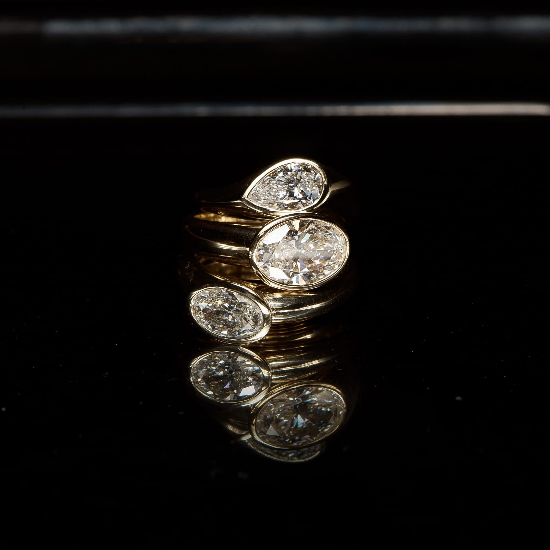 EFStudios The Kate Ring - Pear Curved Signet Ring
