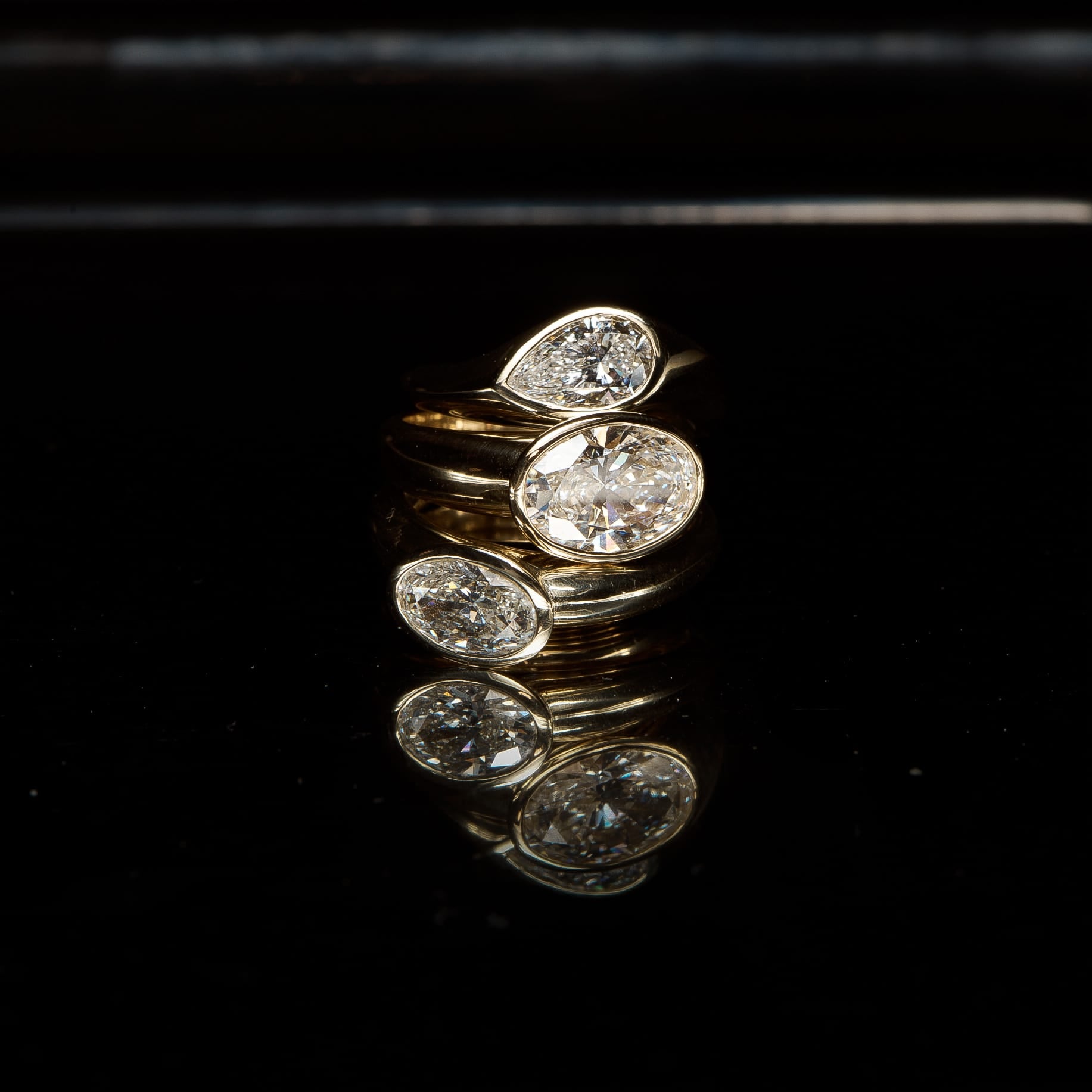 EFStudios The Kate Ring - Pear Curved Signet Ring