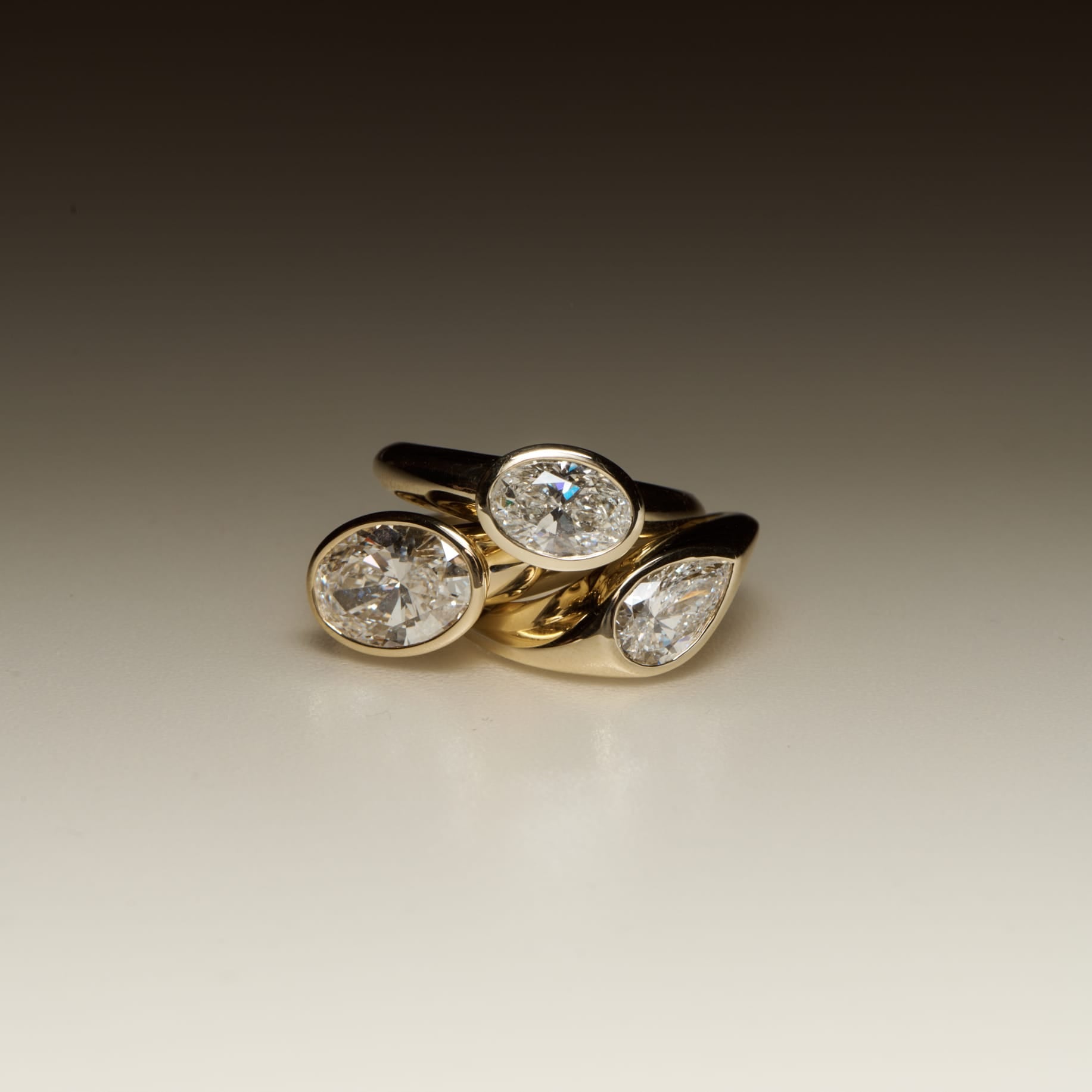 EFStudios The Kate Ring - Pear Curved Signet Ring
